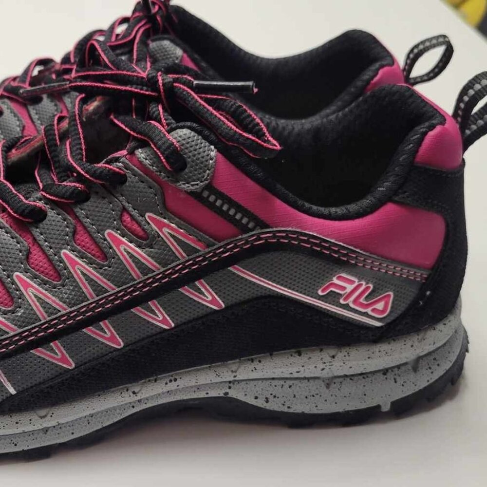 Fila Evergrand Trail 21.5 Womens Sneakers Running Shoes Size 7 Pink Back Grey